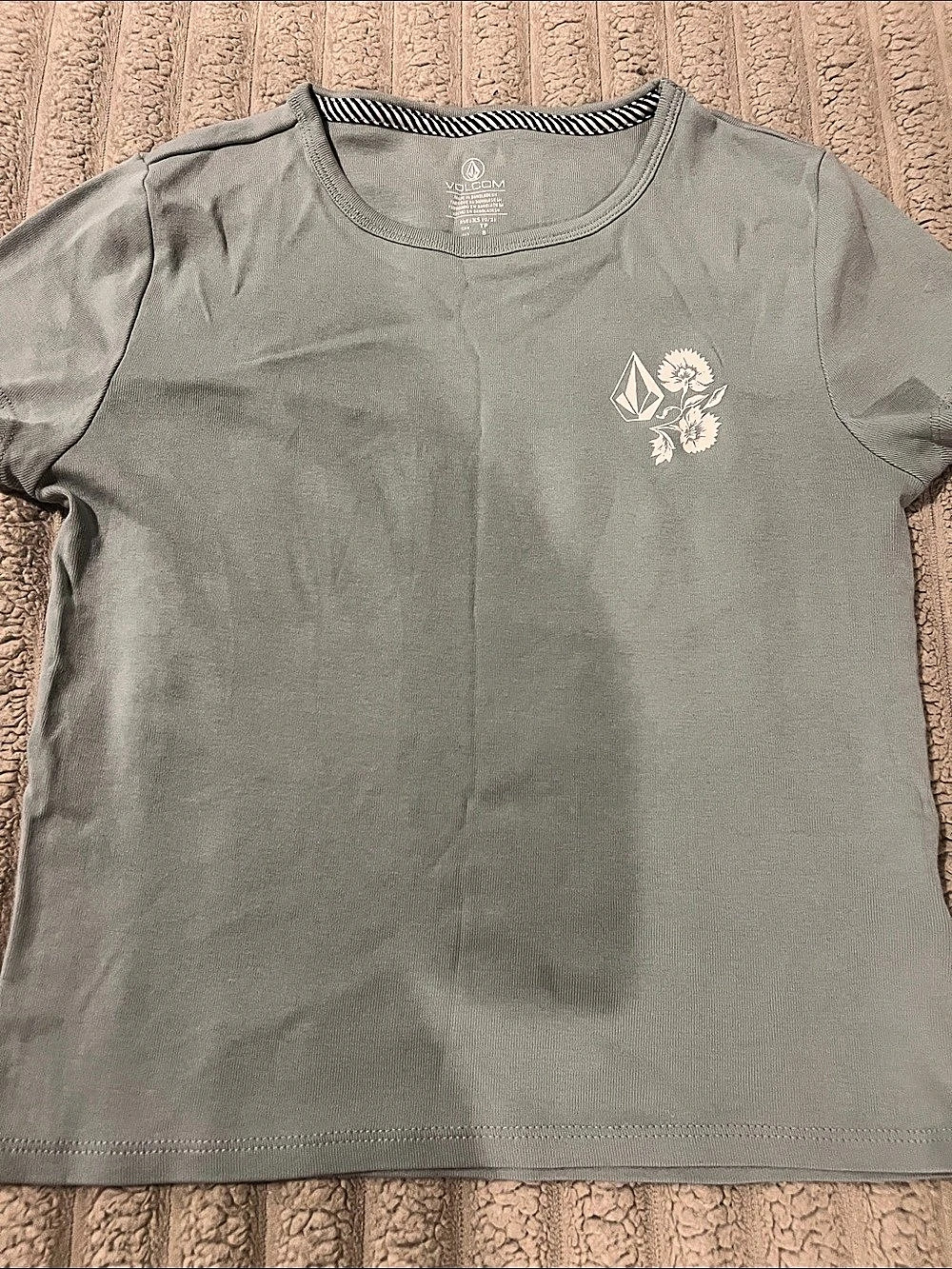 Volcom Graphic Short Sleeve Tee Size Medium Green